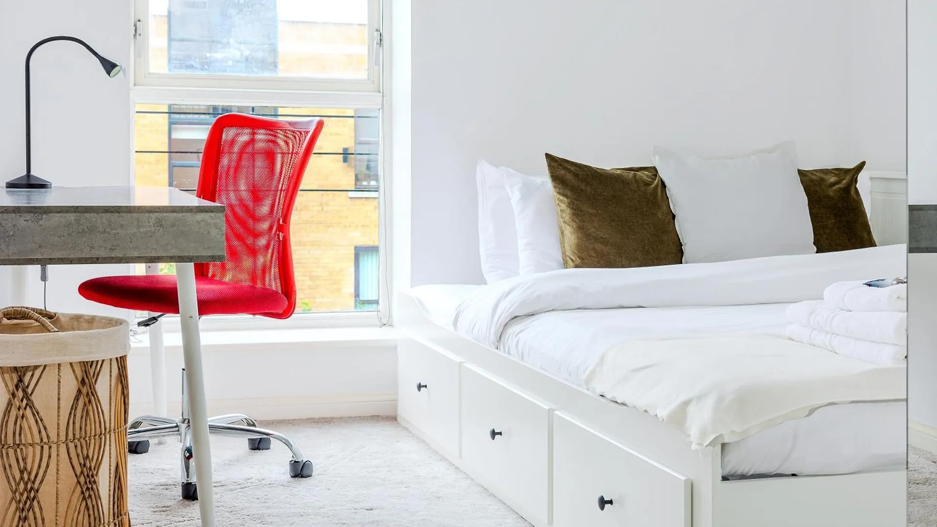 Bright New 2Br Flat With Balcony Near Excel London Appartement