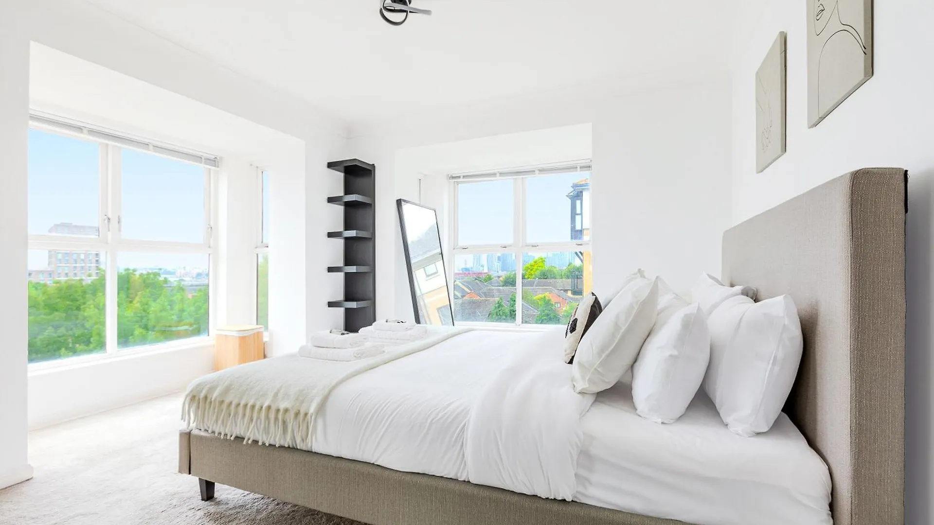 Bright New 2Br Flat With Balcony Near Excel London Appartement 0*,  Verenigd Koninkrijk