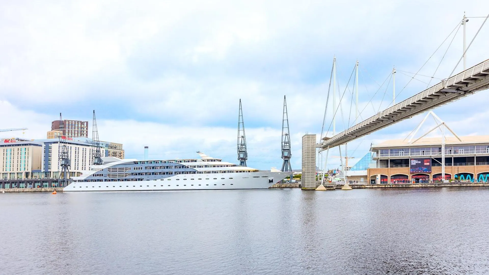 Bright New 2Br Flat With Balcony Near Excel London Appartement
